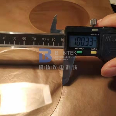 4 &#39;&#39; 6 &#39;&#39; LiNbO3 LiTaO3 kwarcowe wafle piezoelektryczne polerowane powierzchniowo do użytku w piłach i BAW